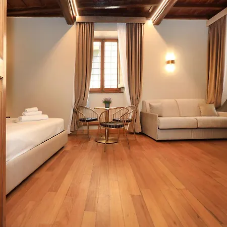 Golden Pantheon بيت ضيافة روما