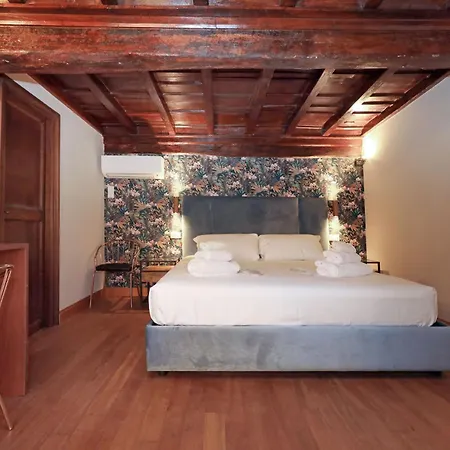 Golden Pantheon بيت ضيافة 4*