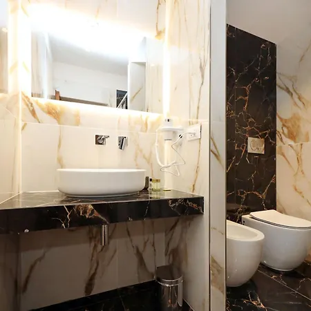 Golden Pantheon بيت ضيافة روما