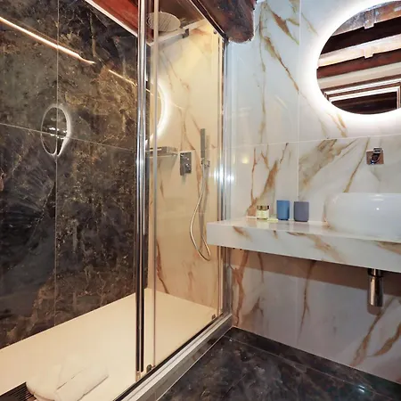 Golden Pantheon روما