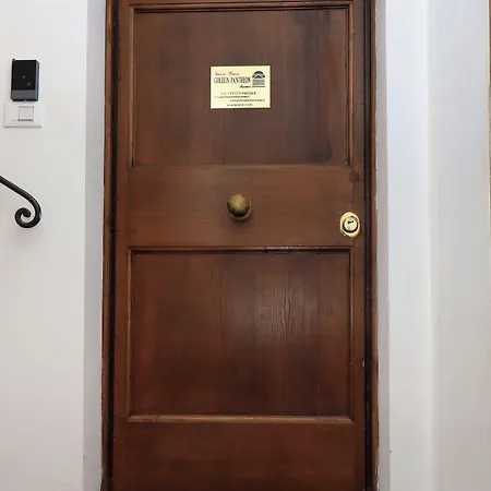 Golden Pantheon بيت ضيافة 4*