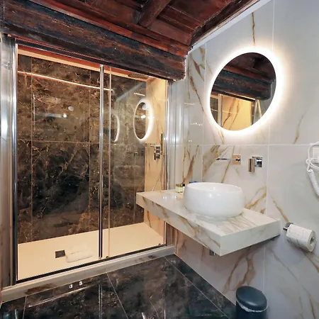 Golden Pantheon روما