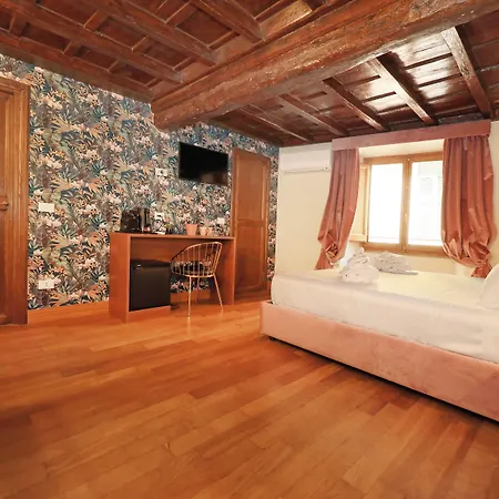 Golden Pantheon روما